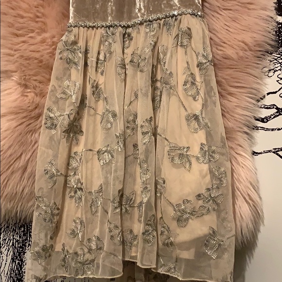 Velvet and lace girls dress - Picture 4 of 7